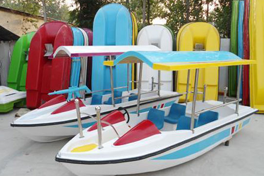 4 seat paddle boats