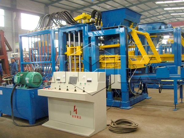 QT4-15 solid block making machine