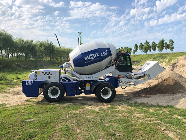 Benefits of a Self-Loading Concrete Mixer